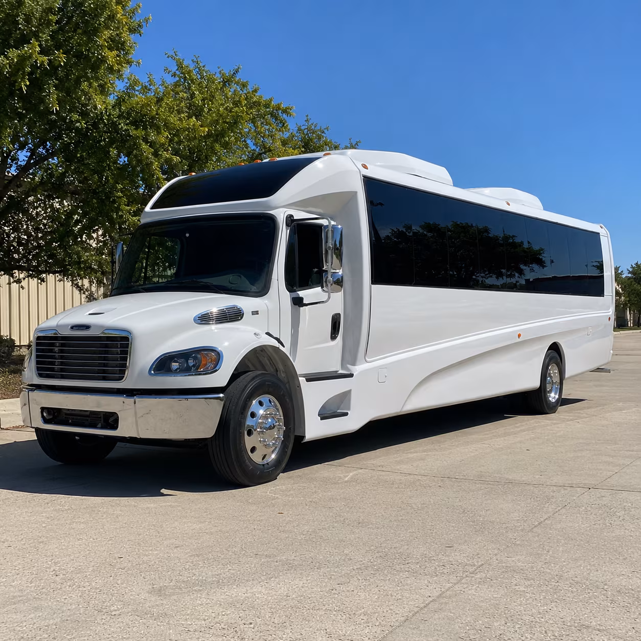 bakersfield 20 passenger minibus