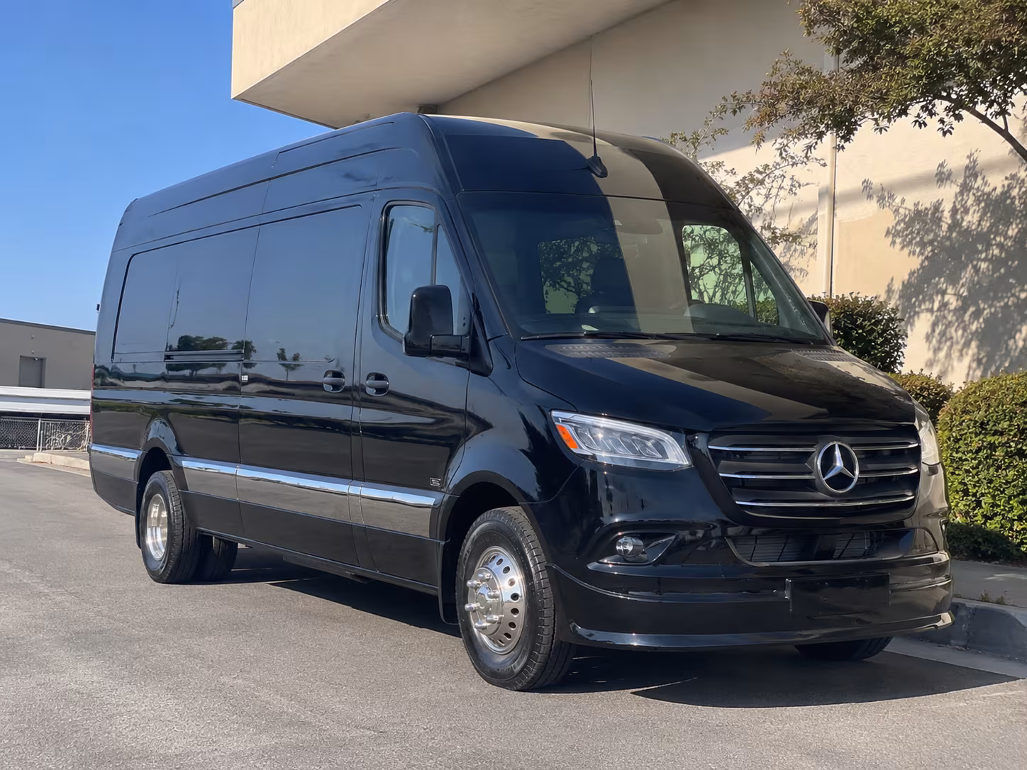 bus rental options for bakersfield trips