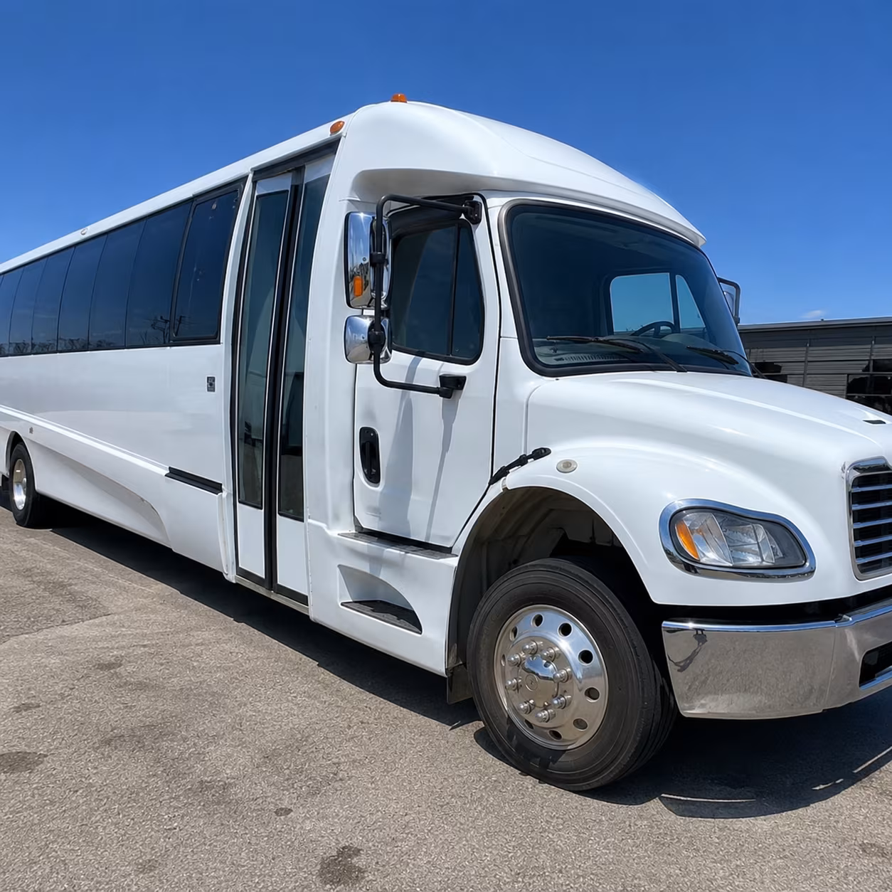 easily book transportation for your next prom 5