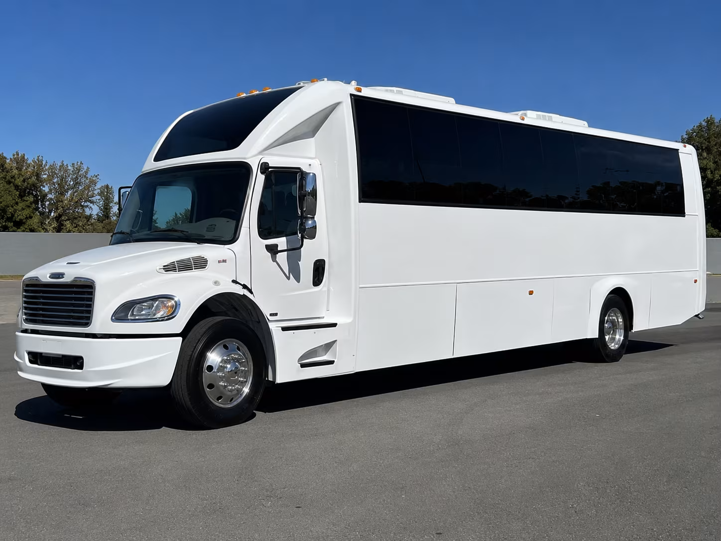 party buses and charter buses for away game road trips to los angeles